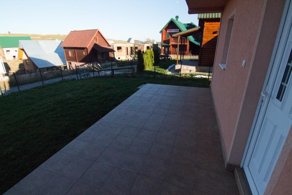 Guest House Happy Žabljak Esterno foto